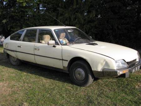 CITROEN CX 2500 D + LOT DE  PIECES DE RECHANGE