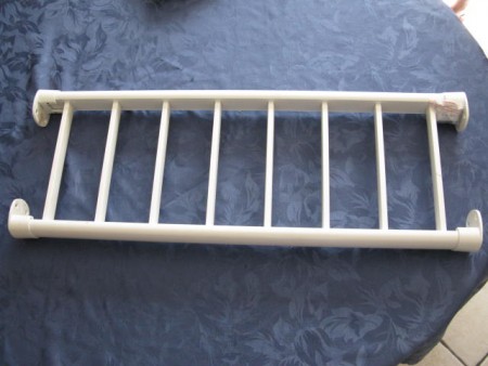 GARDE CORPS A BARREAUX POUR FENETRE, BLANC EN ALUMINIUM, JAMAIS POSE.