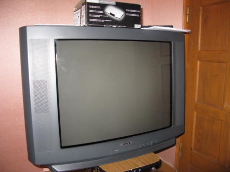 Television couleurs SONY Triniton 70 cm + Télécommande + TNT + Mode d'emploi Très bon Etat