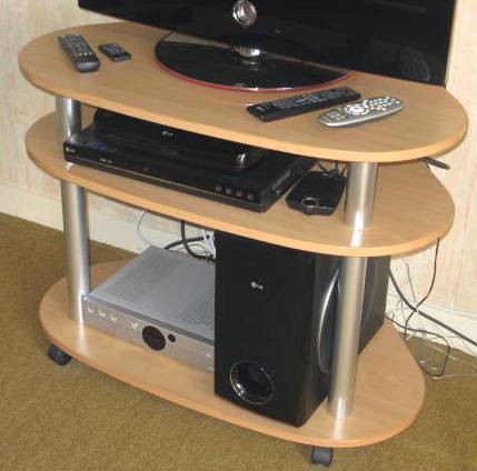 Meuble moderne TV Hi-Fi avec roulettes TBE