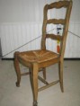 LOT DE 6 CHAISES EN BOIS MASSIF A RESTAURER
